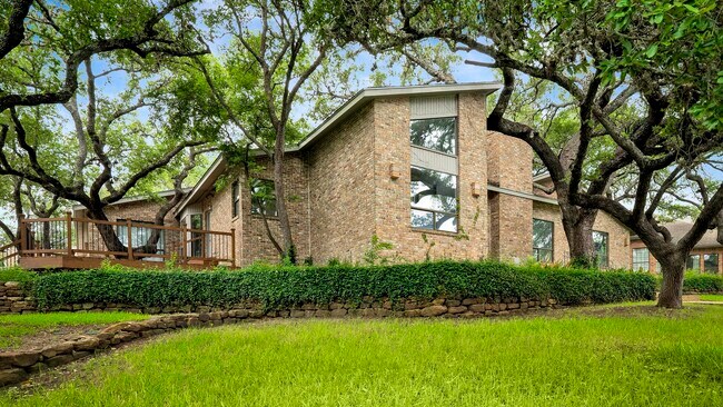 Foto del edificio - 3410 Hunters Walk