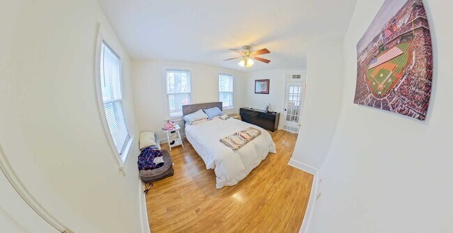 Foto del edificio - 3D Tour Available - Hot Tub + Fenced-In Ya...
