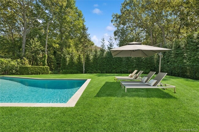 Building Photo - 10 Lakewood Ln