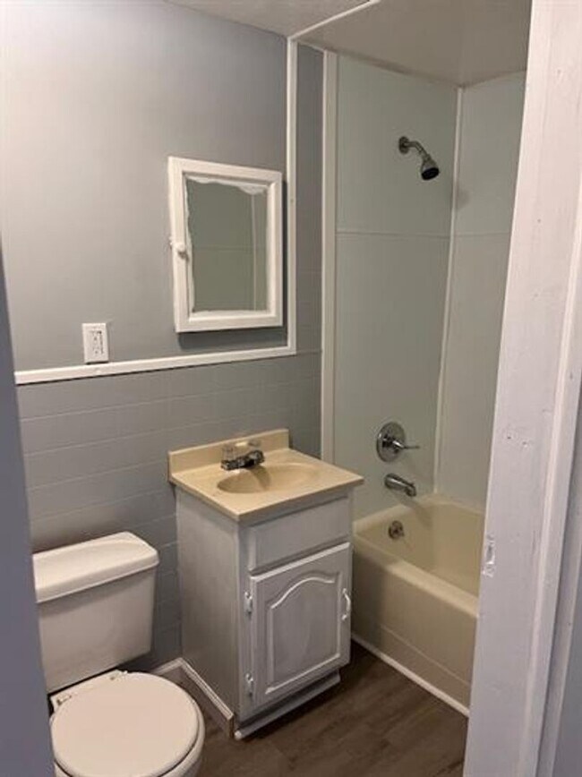 Building Photo - 27 N 11th St