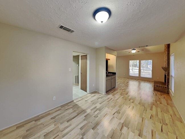 Foto del edificio - 164 Maple Branch St