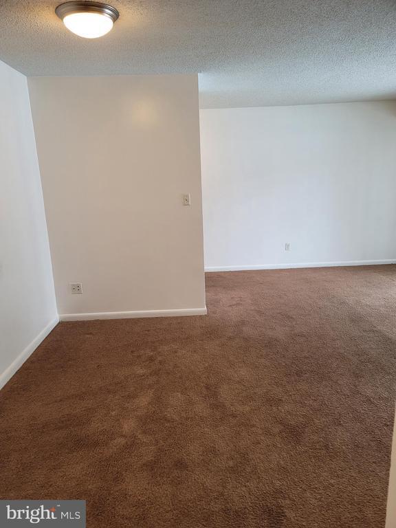 Building Photo - 625 Chesapeake St SE