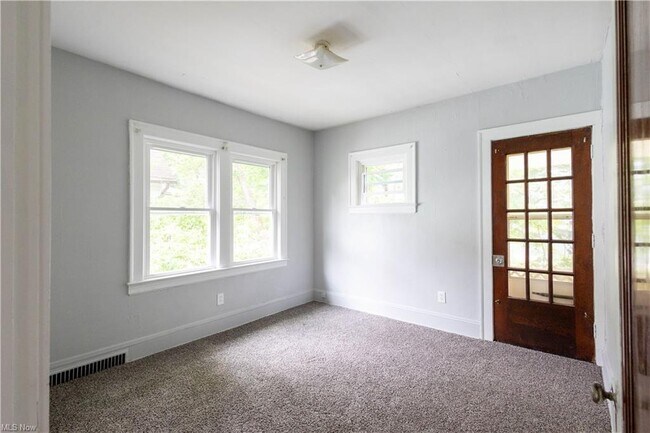 Building Photo - 889 Whittier Ave