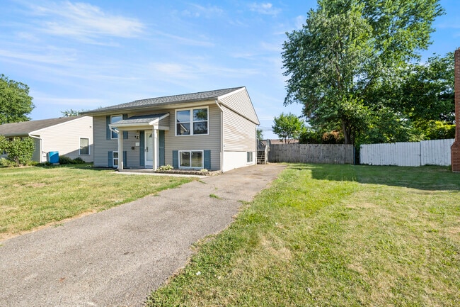 Front parking - 3161 Kenray Dr