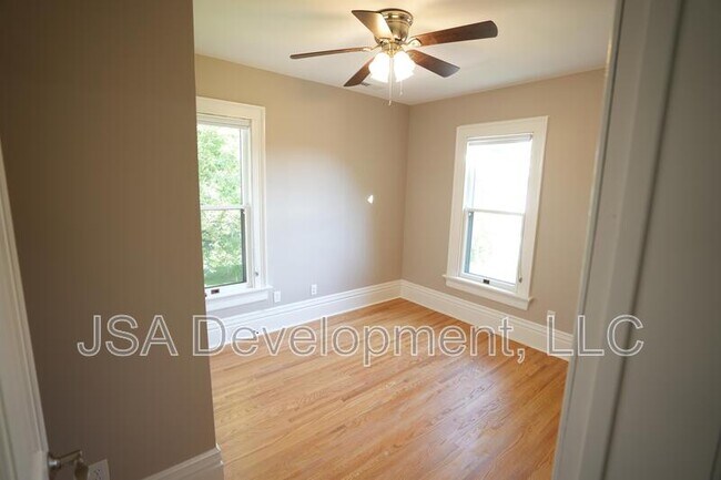 Foto del edificio - 519 E 3rd St