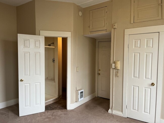 Interior Photo - Camdon - 1 Bedroom - Central District - Vintage Charm