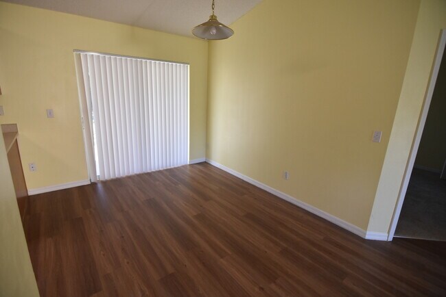 Foto del edificio - DELTONA: 3 bed/2 bath, Single Family Home AVAILABLE NOW!