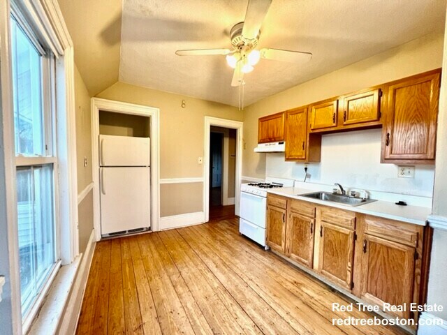 Building Photo - 510 Watertown St