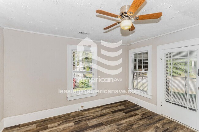 Foto del edificio - 1916 Beech Ave