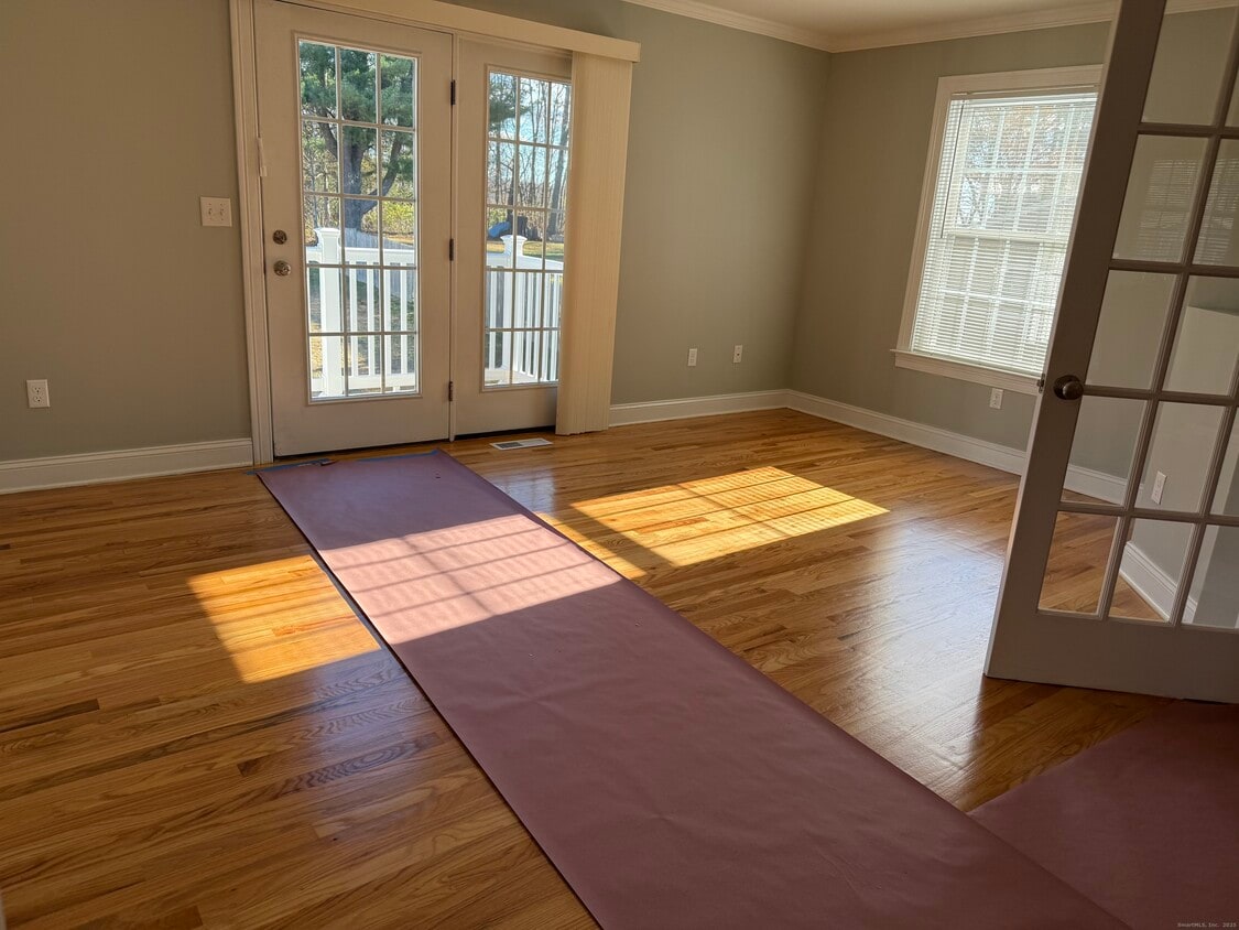 Foto principal - 57 Hollis Dr