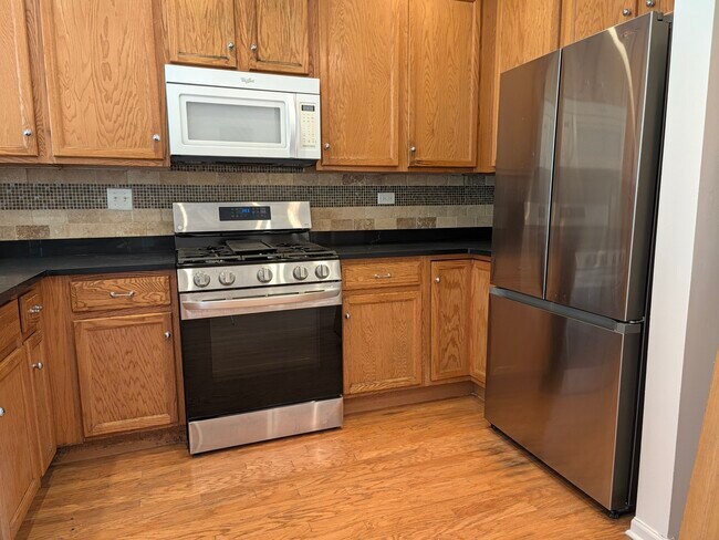 Foto del edificio - 2542 Golf Ridge Cir