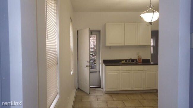 Building Photo - 2 br, 1 bath House - 2544 Beaver Avenue
