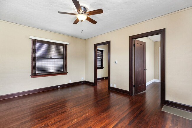 Foto del edificio - 820 W Nutmeg St