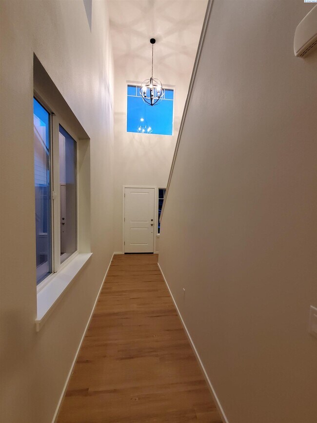 Foto del edificio - West Pasco Townhouse
