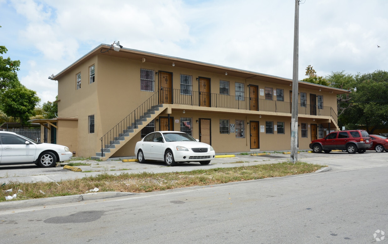 Primary Photo - 2780 NW 15th Ave