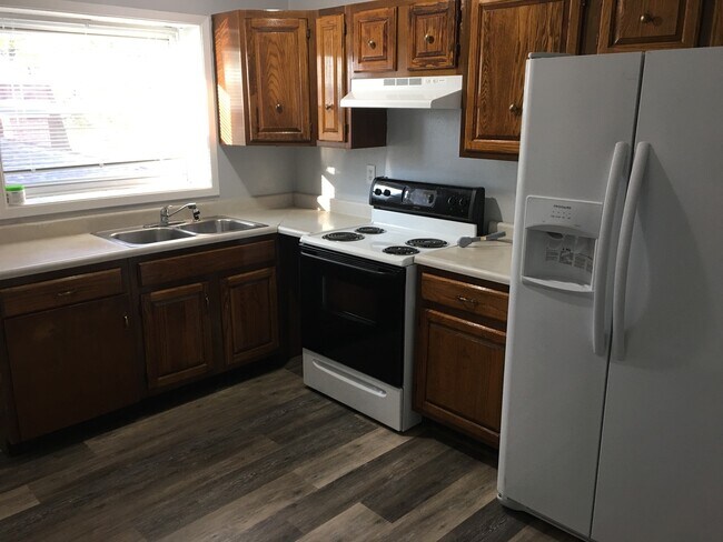 Foto del edificio - 729 W 61st St