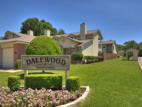 Building Photo - 9609 Dalewood Dr