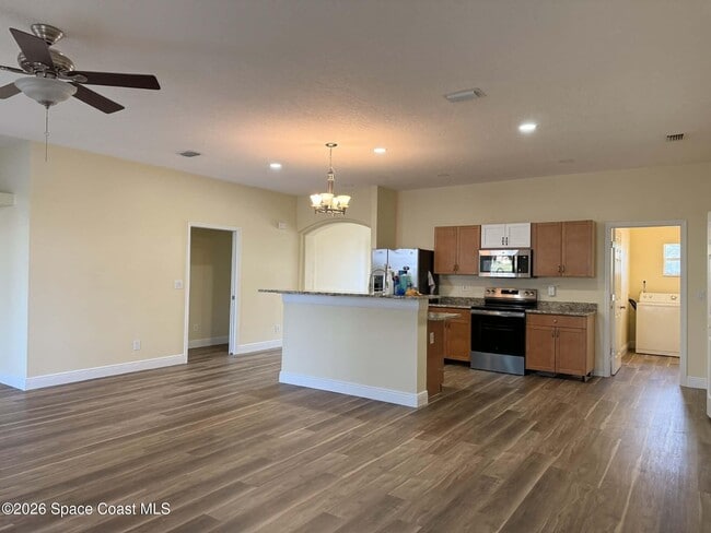 Foto del edificio - 774 Triple Crown Ln