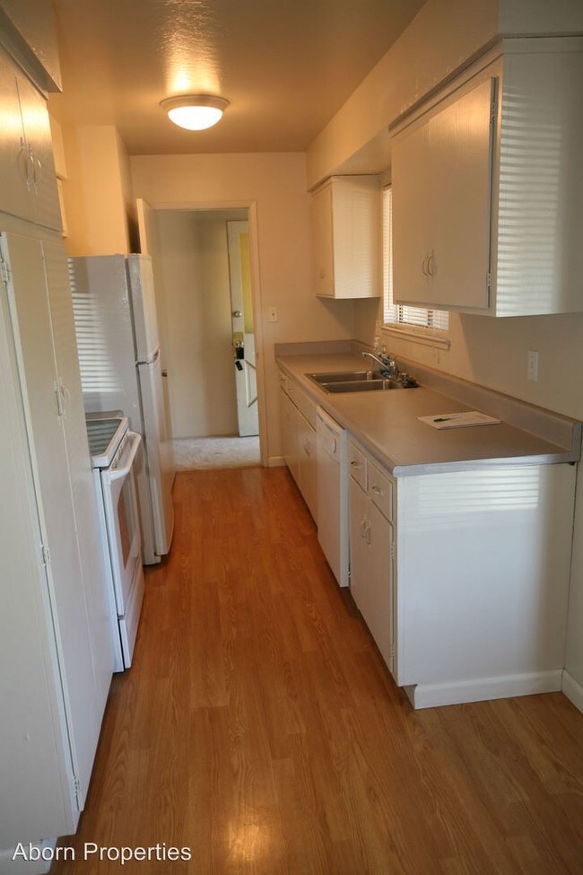 Foto del edificio - 3430 Woodside Ln