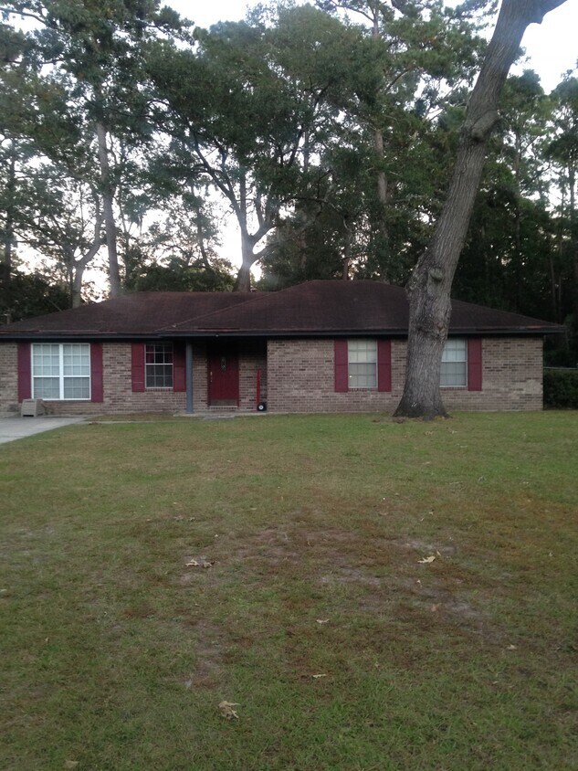 Foto principal - 1350 Whitfield Park Dr