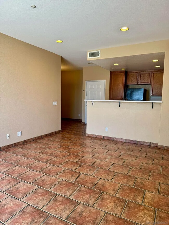 Building Photo - 1760 E Palomar St