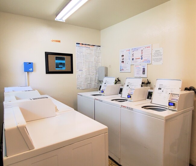 Card-based Laundry Room - zLaurel Place Apartments