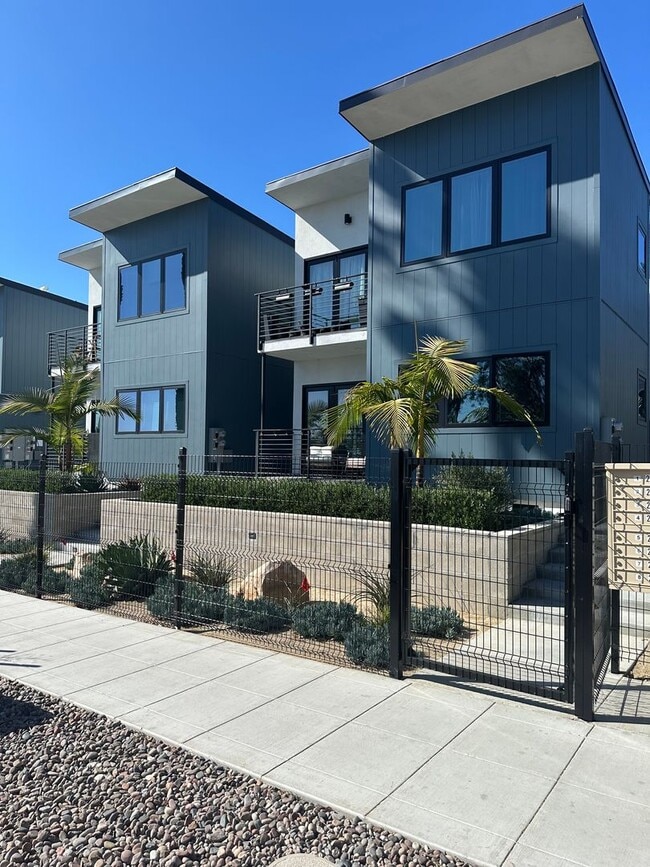 Building Photo - 2320 F St