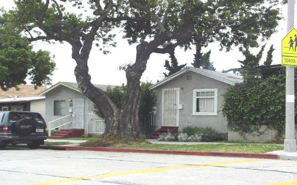 Building Photo - 1331-1333 Termino Ave