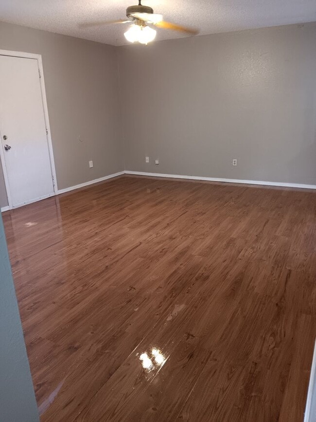 Photo - Spacious 5-Bedroom Home with Fresh Modern Updates in Midwest City