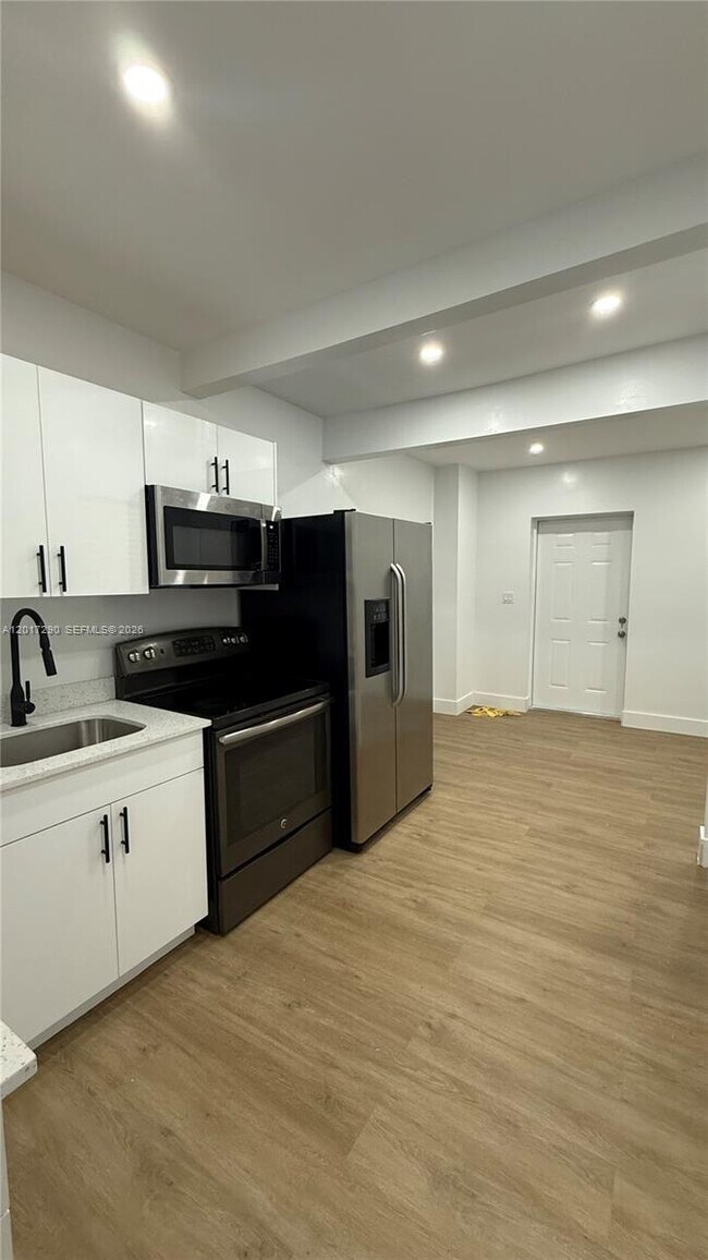 Foto del edificio - 211 SW 10th Ave