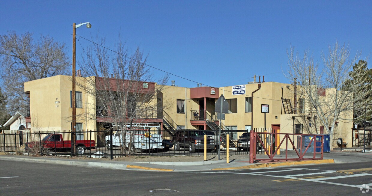 Foto del edificio - 640 Alcazar St SE