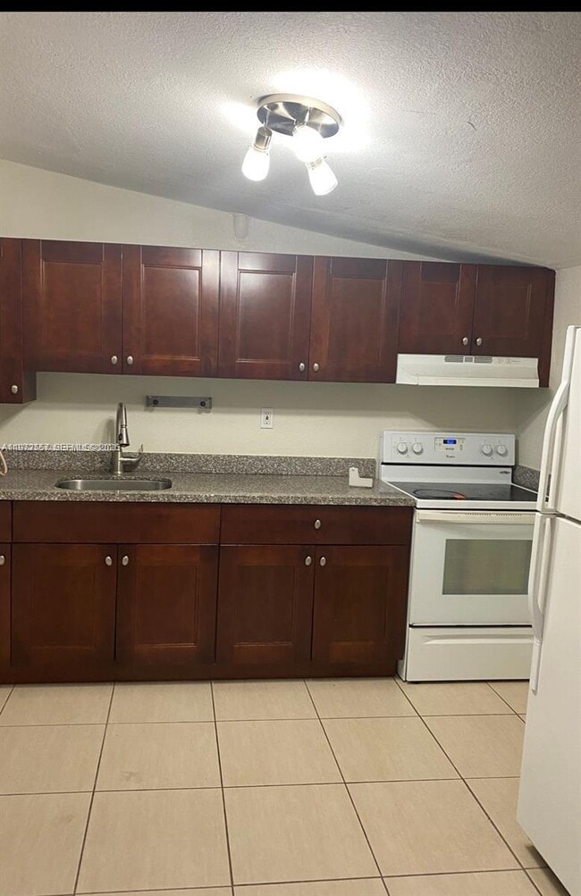 Foto del edificio - 6743 SW 15th St