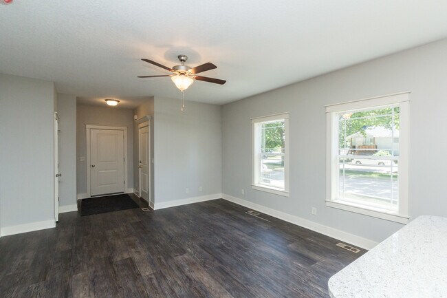 Foto del edificio - 4603 Hutchison St