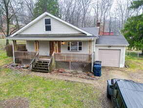 Building Photo - 92 Brentview Dr NE