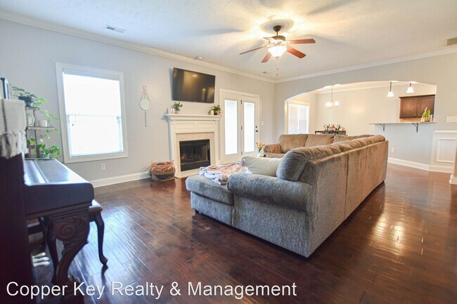 Building Photo - 4 br, 2.5 bath House - 1957 Sunset Meadows...