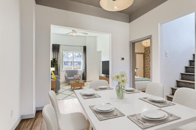 Foto del edificio - Striking Whittier Victorian home with fully fenced backyard