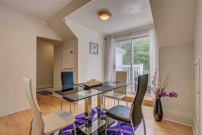 158 Cabot St Unit 3 Portsmouth Nh 03801 Apartment For Rent In