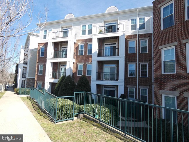 Photo - 2465 Army Navy Dr Townhome