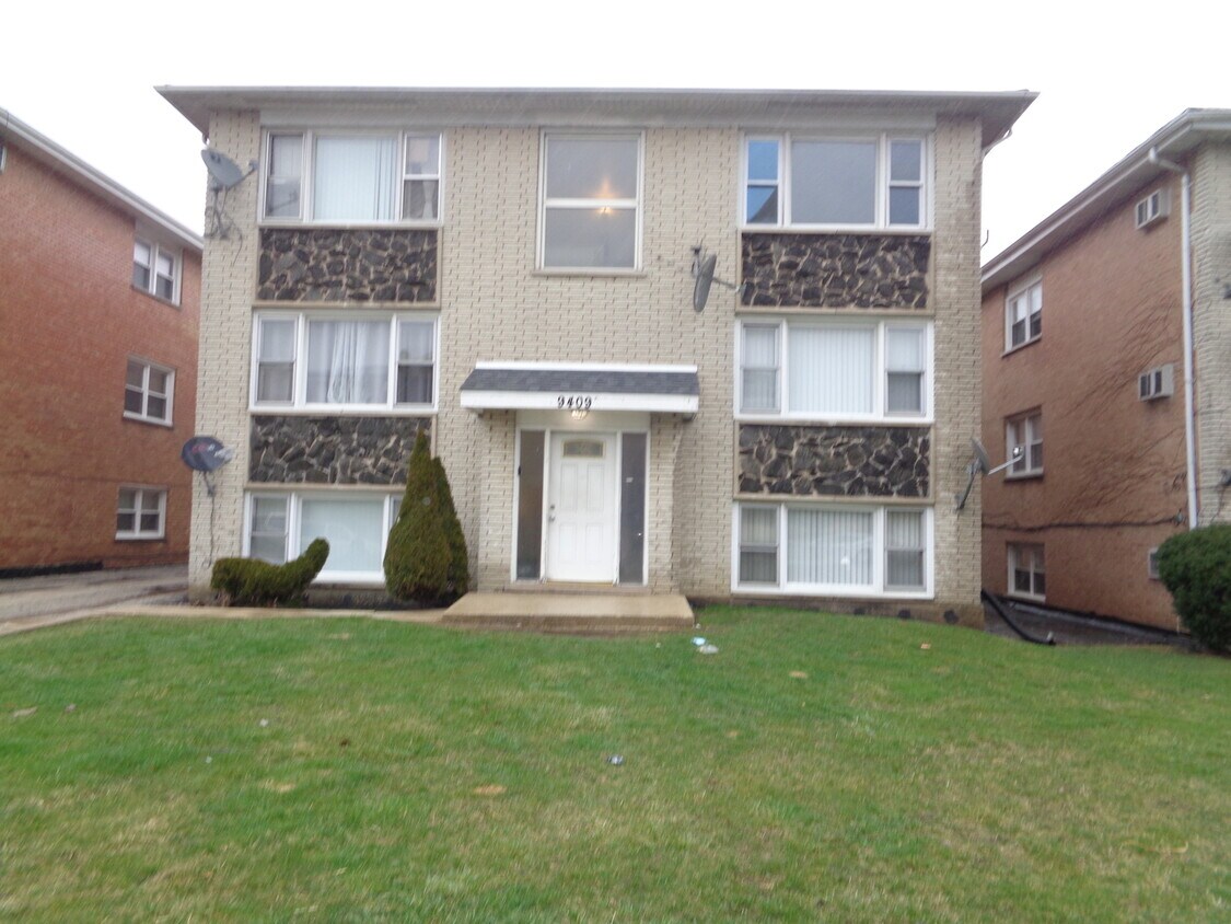 Primary Photo - 9409 S 79th Ct