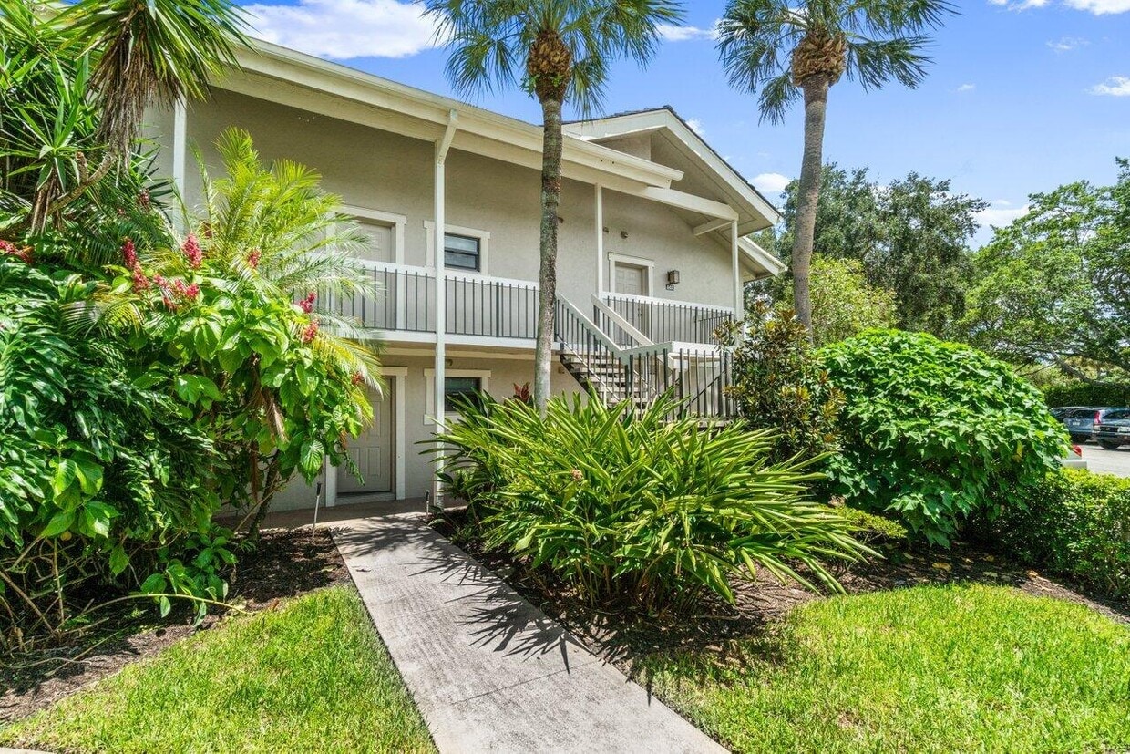 Foto principal - 11863 Wimbledon Cir