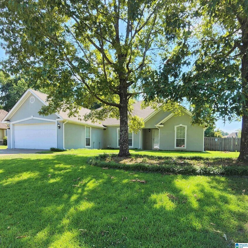 Foto principal - 3013 Bowron Rd