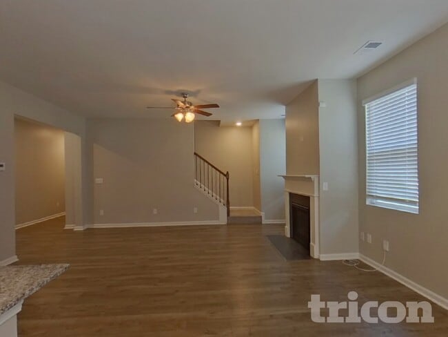 Building Photo - 864 Bentley Dr