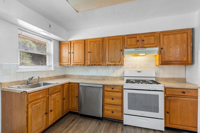 Building Photo - 500 N Elizabeth Ave