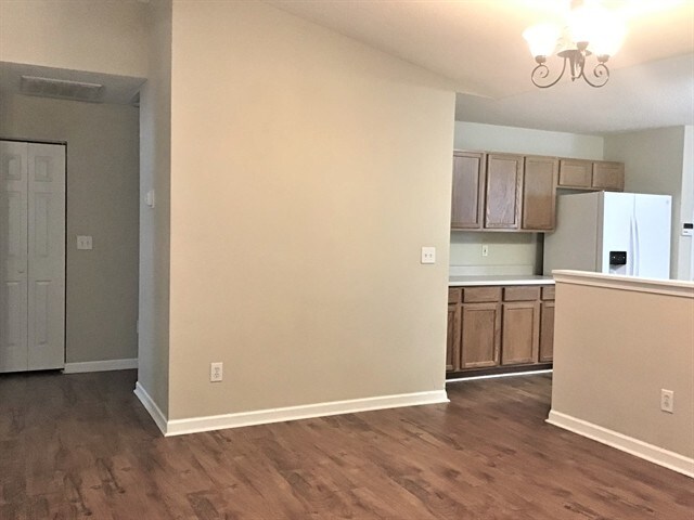 Foto del edificio - 411 Revis Creek Ct