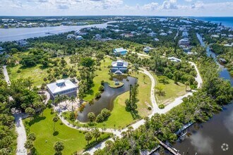 Building Photo - 10440 Yacht Basin Dr