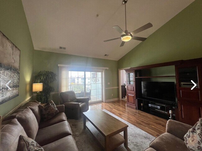 Foto del edificio - 4887 Luster Leaf Cir