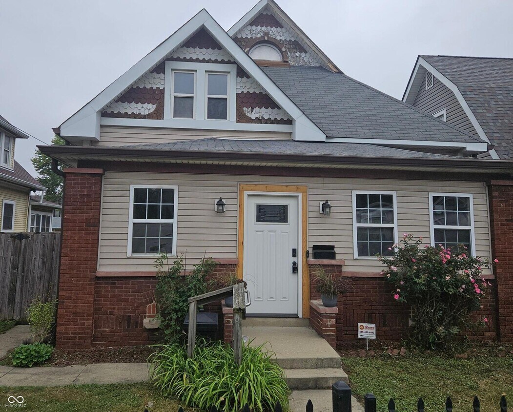 Primary Photo - 814 E Raymond St