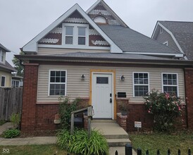 Building Photo - 814 E Raymond St