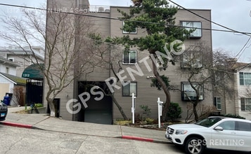 Building Photo - 1312 6th Ave N