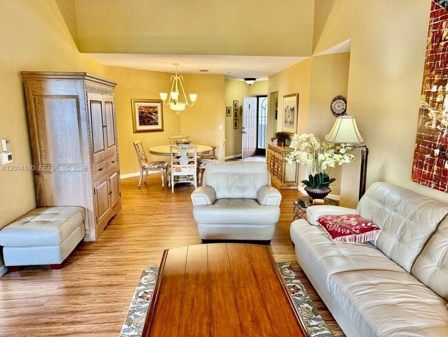 Building Photo - 5155 Europa Dr